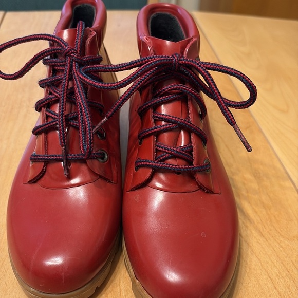 Vintage Lands End red rubber hiking rain boots.  Lace up.  Size 8 - Picture 2 of 7